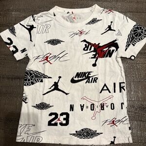 Nike Kids Graphic Tee - White and Black